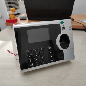 Máy chấm công vân tay và thẻ từ D4000ID